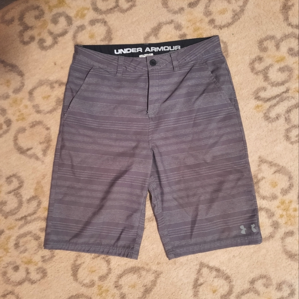 Boys under Armour shorts size 18